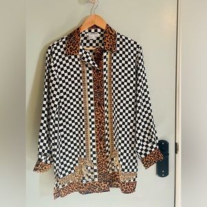 Regina Porter Vintage Blouse  Size Small Loose Fit  100%silk 90s Checkered Lions